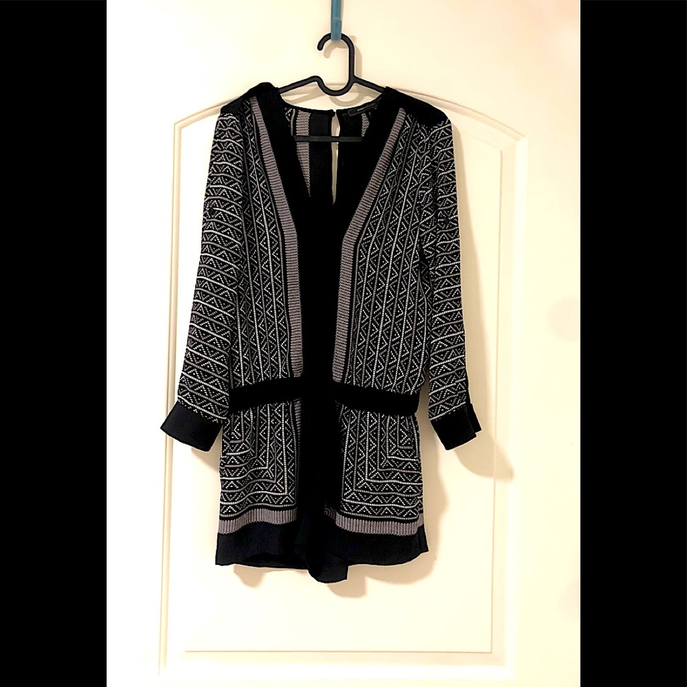 BCBGMAXAZRIA Short Romper in Black Combo